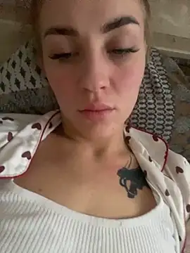 DreamGirl-777 online show from November 2, 2025, 9:11 am