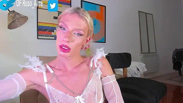 Snapshot of AliceSnowCatt chatting on January 19, 2025, 2:57 am AliceSnowCatt online show from January 19, 2025, 2:57 am