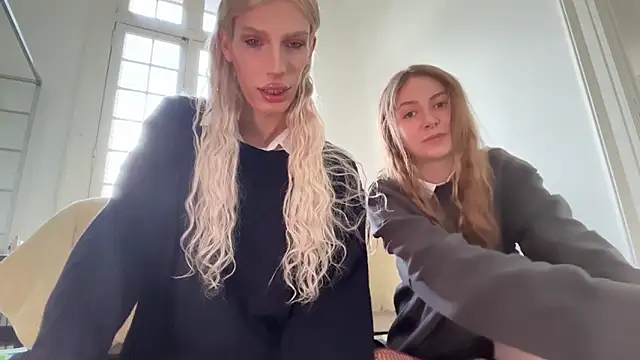 AliceSnowCatt online show from April 25, 2026, 2:25 pm
