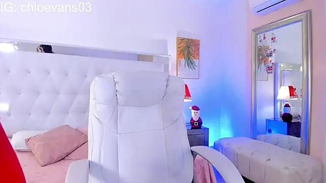 Chloe evans   online show from December 15, 2025, 11:36 am