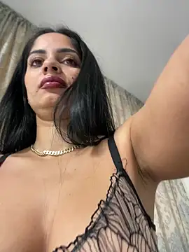 Snapshot of _adelle chatting on November 5, 2025, 10:48 am adelle online show from November 5, 2025, 10:48 am