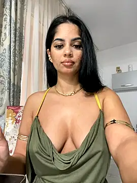 Snapshot of _adelle chatting on November 28, 2025, 12:19 pm adelle online show from November 28, 2025, 12:19 pm