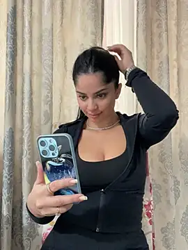 Snapshot of _adelle chatting on February 19, 2026, 11:50 am adelle online show from February 19, 2026, 11:50 am