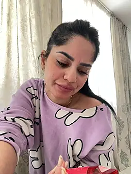 Snapshot of _adelle chatting on February 22, 2026, 11:09 am adelle online show from February 22, 2026, 11:09 am