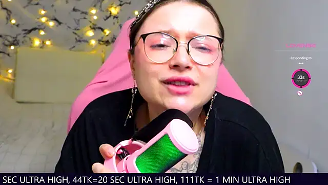 Snapshot of me__hanna chatting on March 3, 2025, 11:56 pm me hanna online show from March 3, 2025, 11:56 pm
