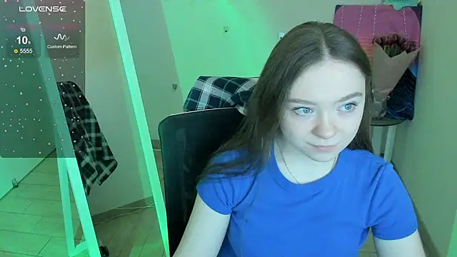 Snapshot of Florence_meow chatting on March 27, 2026, 7:36 am Florence meow online show from March 27, 2026, 7:36 am