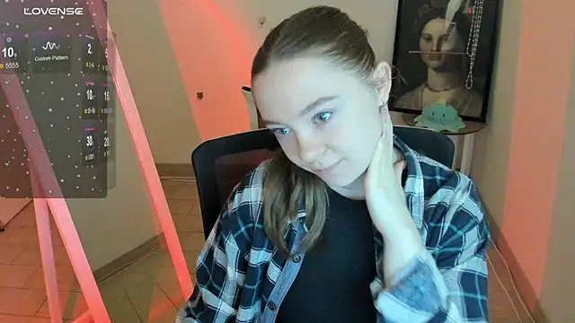 Snapshot of Florence_meow chatting on April 3, 2026, 6:11 am Florence meow online show from April 3, 2026, 6:11 am