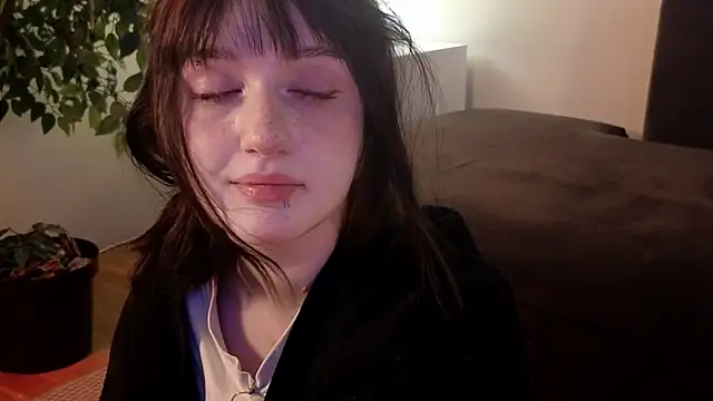 ELLIEJAY online show from October 18, 2025, 5:21 am