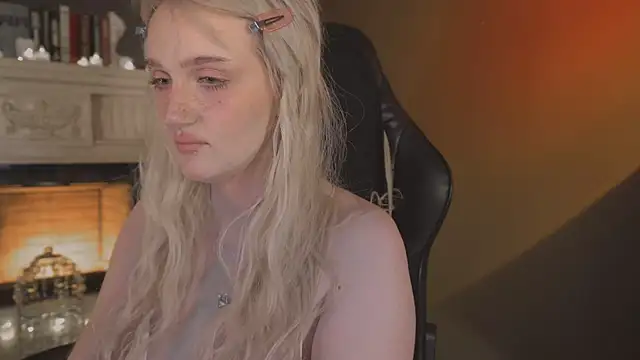 ELLIEJAY online show from July 3, 2026, 5:14 am