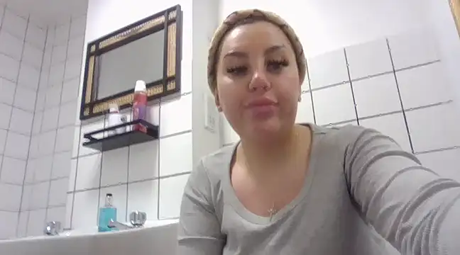 Snapshot of magical_mia chatting on January 27, 2025, 12:37 pm magical mia online show from January 27, 2025, 12:37 pm