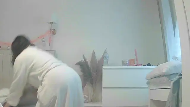 Snapshot of magical_mia chatting on December 23, 2025, 10:02 am magical mia online show from December 23, 2025, 10:02 am