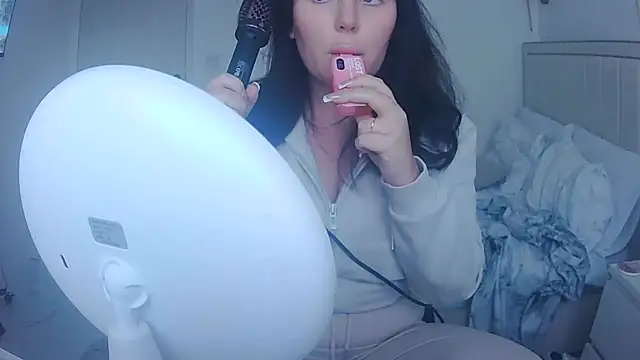 Snapshot of magical_mia chatting on January 7, 2026, 3:03 pm magical mia online show from January 7, 2026, 3:03 pm