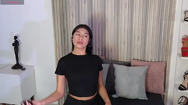 LissaWiild online show from October 13, 2025, 1:11 pm