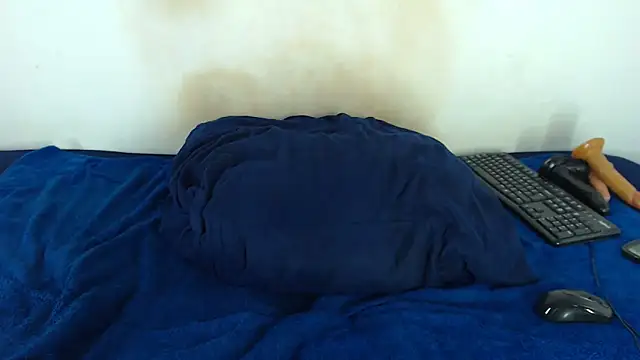 Snapshot of FAT_ASS27 chatting on December 22, 2025, 3:14 am FAT ASS27 online show from December 22, 2025, 3:14 am