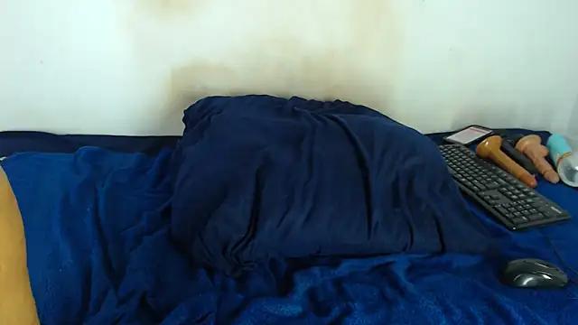 Snapshot of FAT_ASS27 chatting on December 22, 2025, 6:49 pm FAT ASS27 online show from December 22, 2025, 6:49 pm