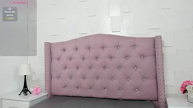 Snapshot of MonicaSchwartz chatting on February 18, 2026, 7:32 pm MonicaSchwartz online show from February 18, 2026, 7:32 pm