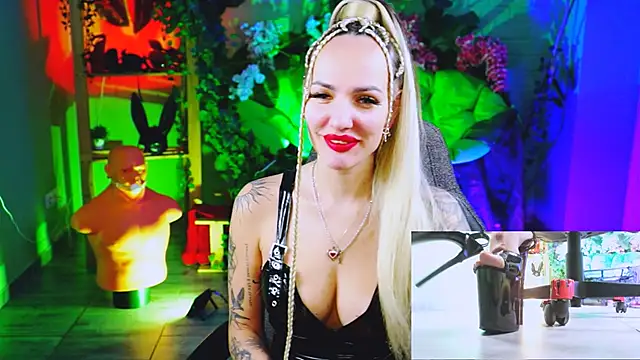 Snapshot of MonicaMaxwel chatting on February 13, 2026, 10:55 am MonicaMaxwel online show from February 13, 2026, 10:55 am