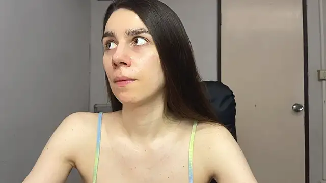 Snapshot of SassyJessi chatting on October 8, 2025, 4:10 am SassyJessi online show from October 8, 2025, 4:10 am