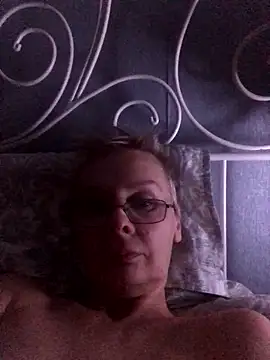 Snapshot of HelgaHimmell chatting on January 16, 2026, 10:03 pm HelgaHimmell online show from January 16, 2026, 10:03 pm