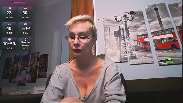 Snapshot of HelgaHimmell chatting on March 7, 2026, 3:31 pm HelgaHimmell online show from March 7, 2026, 3:31 pm