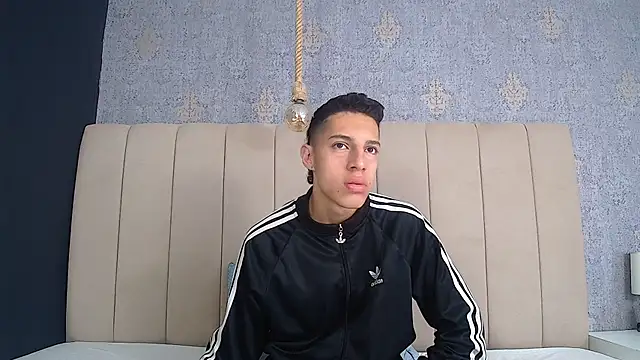 Snapshot of thiago19s chatting on December 6, 2024, 7:45 pm thiago19s online show from December 6, 2024, 7:45 pm