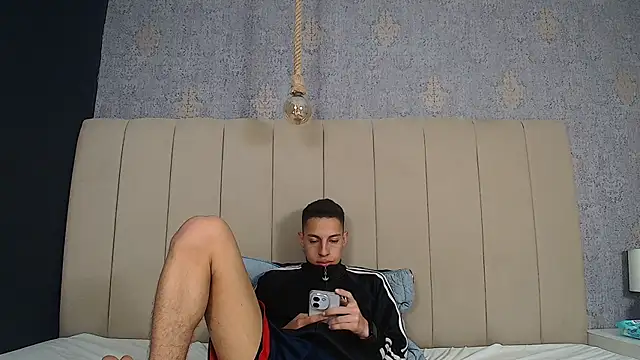 Snapshot of thiago19s chatting on December 6, 2024, 10:52 pm thiago19s online show from December 6, 2024, 10:52 pm