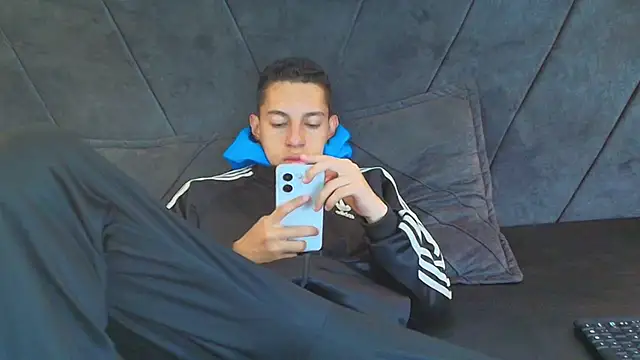 Snapshot of thiago19s chatting on January 13, 2025, 7:42 pm thiago19s online show from January 13, 2025, 7:42 pm