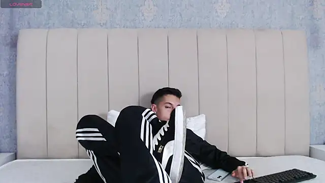 Snapshot of thiago19s chatting on February 11, 2025, 7:16 pm thiago19s online show from February 11, 2025, 7:16 pm