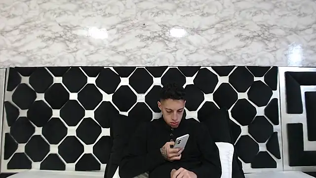 Snapshot of thiago19s chatting on March 14, 2025, 10:27 pm thiago19s online show from March 14, 2025, 10:27 pm