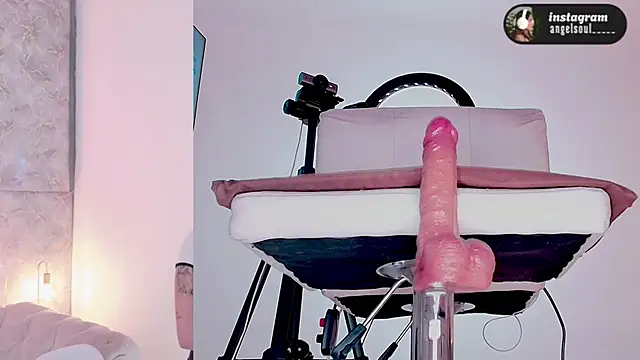 Angelst   online show from March 5, 2026, 8:21 am