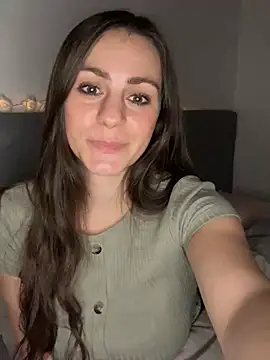 Loella-Rose online show from January 2, 2025, 1:27 am