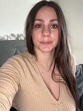 Loella-Rose online show from December 15, 2025, 8:29 am