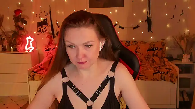 desperatehousewife   online show from November 1, 2025, 5:04 pm