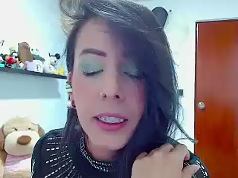 ella peck online show from January 1, 2025, 1:04 am