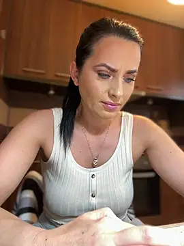 Hotmomcheckk  online show from January 22, 2025, 8:29 am