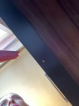 Hotmomcheckk  online show from March 10, 2025, 12:48 pm