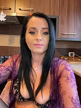 Snapshot of Hotmomcheckk_ chatting on January 7, 2026, 10:29 am Hotmomcheckk online show from January 7, 2026, 10:29 am