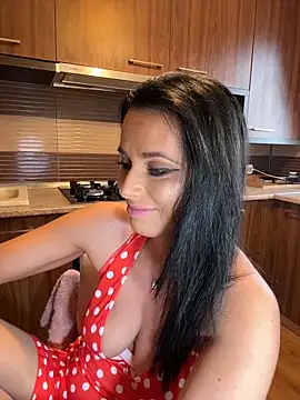 Snapshot of Hotmomcheckk_ chatting on February 13, 2026, 12:01 pm Hotmomcheckk online show from February 13, 2026, 12:01 pm