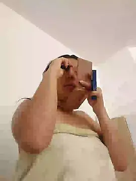 Snapshot of Sophie-hatter chatting on January 8, 2025, 5:48 pm Sophie-hatter online show from January 8, 2025, 5:48 pm