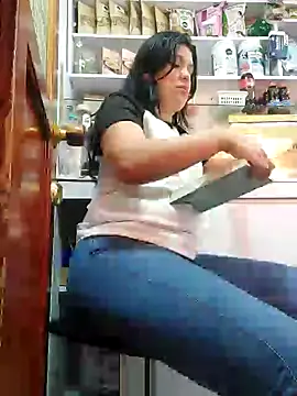 Snapshot of Sophie-hatter chatting on January 15, 2025, 7:01 pm Sophie-hatter online show from January 15, 2025, 7:01 pm