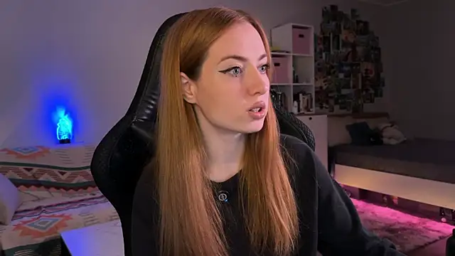 LinaWitch online show from October 15, 2025, 11:54 am