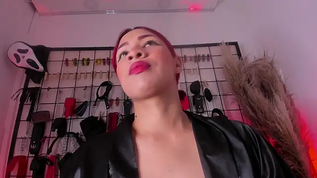 Snapshot of charrlotte_quinn chatting on November 12, 2025, 2:50 pm charrlotte quinn online show from November 12, 2025, 2:50 pm