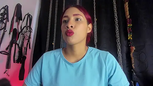 Snapshot of charrlotte_quinn chatting on February 1, 2026, 4:38 pm charrlotte quinn online show from February 1, 2026, 4:38 pm