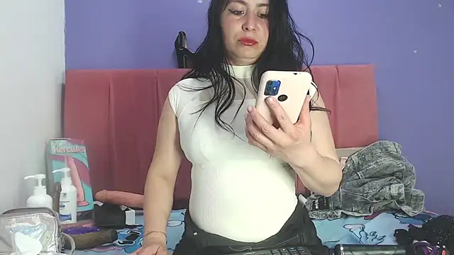 Snapshot of agathacorlincm101 chatting on February 26, 2025, 12:05 am agathacorlincm101 online show from February 26, 2025, 12:05 am