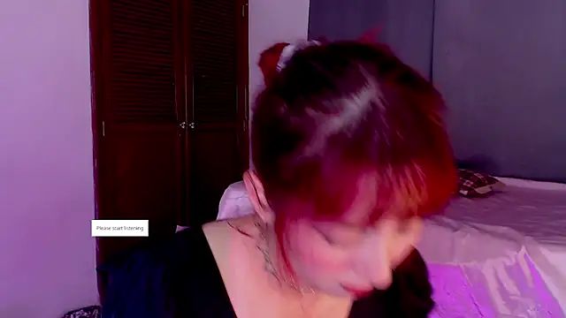 lanaturner  online show from November 10, 2025, 10:20 pm