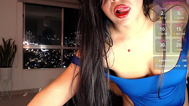 Snapshot of sofia_burman chatting on December 16, 2024, 1:21 am sofia burman online show from December 16, 2024, 1:21 am