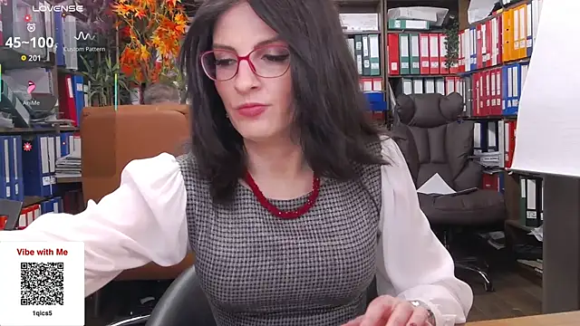 Snapshot of classyladyrellax chatting on February 10, 2026, 1:37 pm classyladyrellax online show from February 10, 2026, 1:37 pm