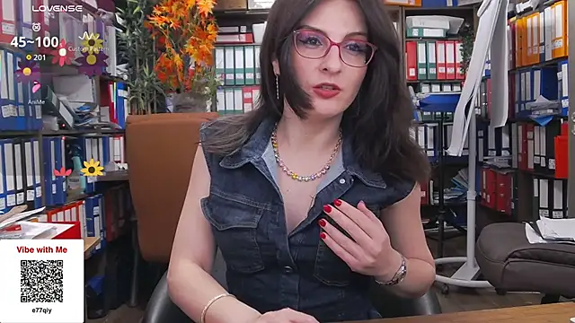 Snapshot of classyladyrellax chatting on March 4, 2026, 11:38 am classyladyrellax online show from March 4, 2026, 11:38 am