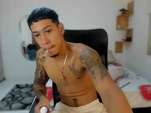 Snapshot of slim_master12 chatting on September 16, 2025, 4:02 am slim master12 online show from September 16, 2025, 4:02 am