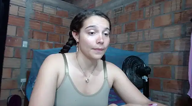 Snapshot of Jeessxxx01 chatting on January 12, 2025, 4:21 am Jeessxxx01 online show from January 12, 2025, 4:21 am